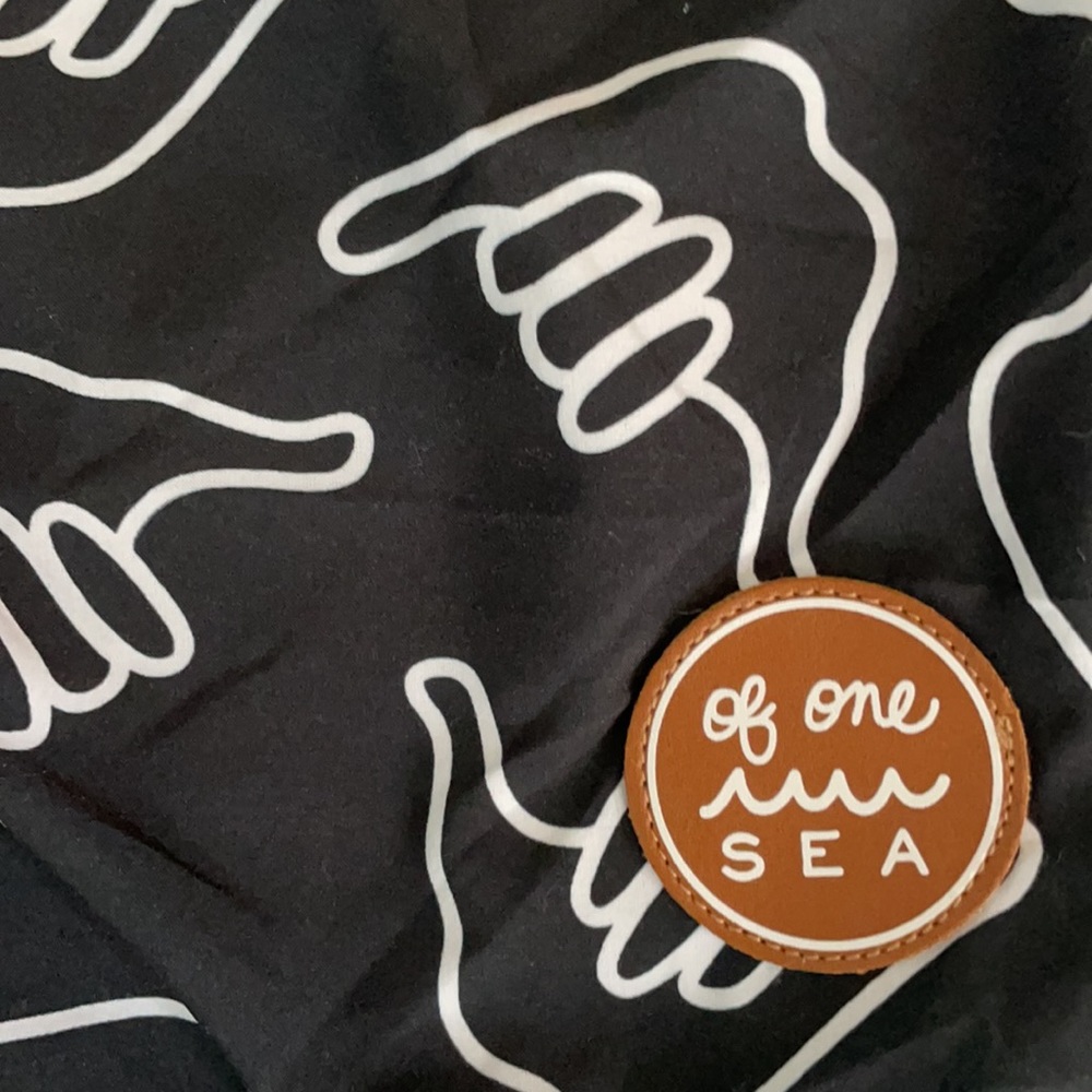 OF ONE SEA Men’s Retro Shaka Boardshorts - Picture 3 of 8